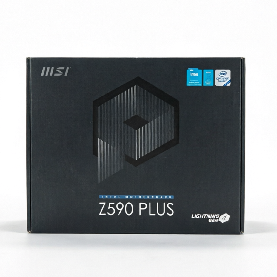 MSI Z590 PLUS LGA1700 processor retail box in black, featuring a geometric logo and blue Intel and AMD branding, set against a plain white background. الصورة الرئيسية