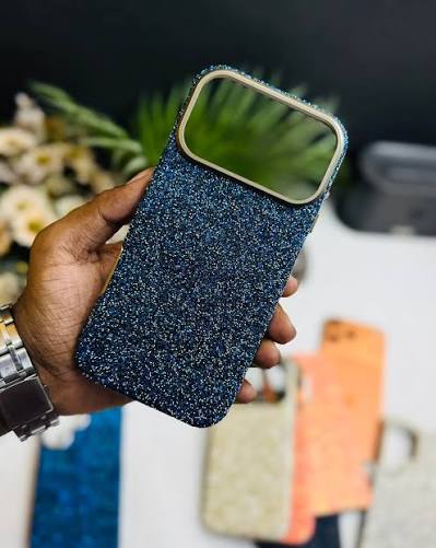 TADAGEE LADY STONE PHONE CASE - 17 PRO