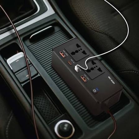 GREEN LION CAR INVERTER ~ 200W POWER/PD-24W - GC-200